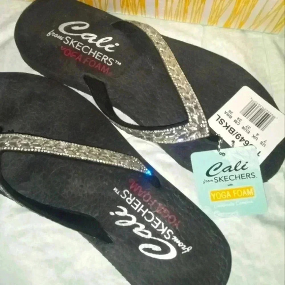 Skechers sandal - Picture 1 of 3